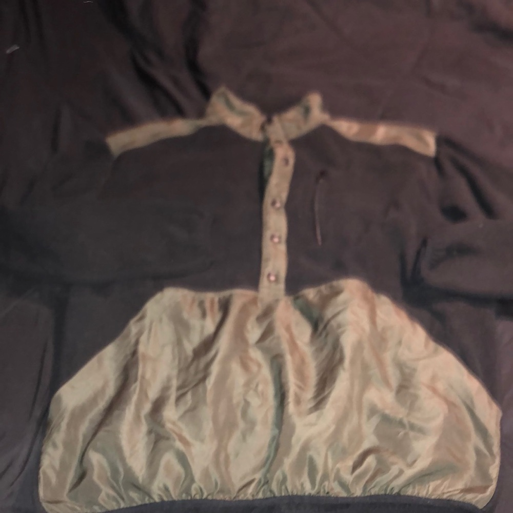 Half fleece half windbreaker. Good condition